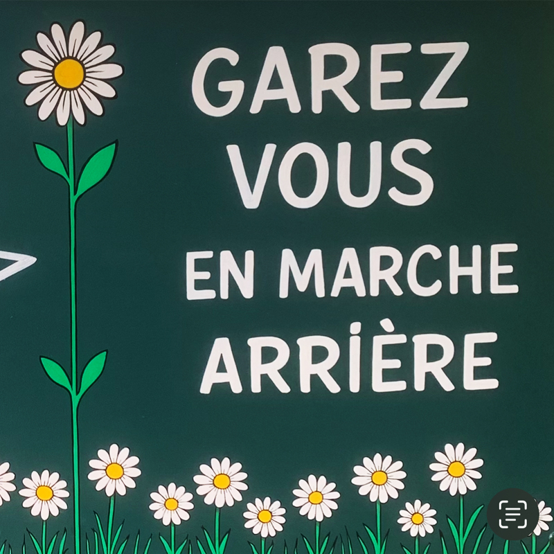 panneau signalétique "garez-vous en marche arrière" peint à la main par Atelier OFACTORY